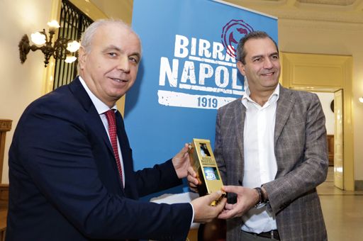 La Peroni presenta la Birra Napoli