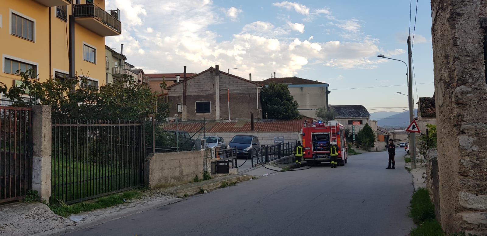 Dramma nel Salernitano: fa esplodere l’appartamento e uccide la convivente