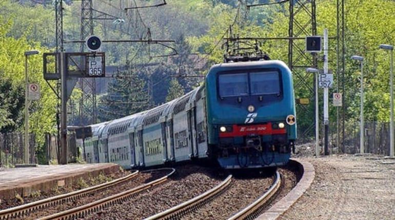 Si blocca treno sulla liena Napoli-Cassino, forti ritardi
