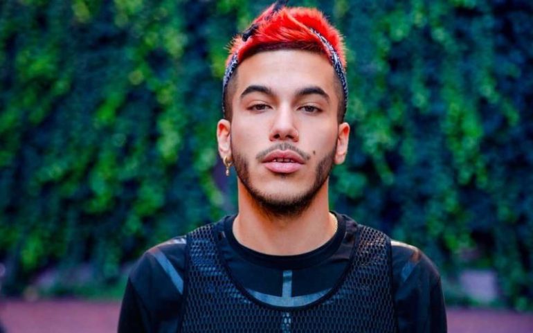 Sfera Ebbasta indagato a Pescara, istigazione all’uso di droga