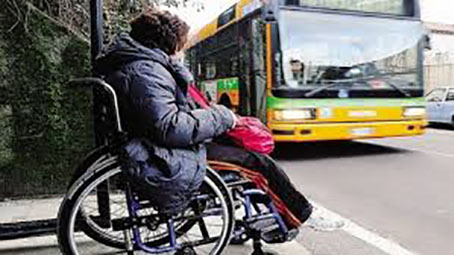 Vergogna Eav a Procida: bus senza pedana per disabili, scatta la denuncia
