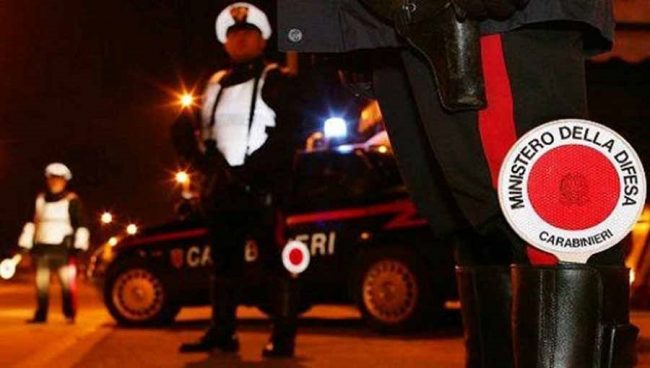 Napoli, controlli antidroga dei carabinieri nella zona Orientale: arrestati due pusher