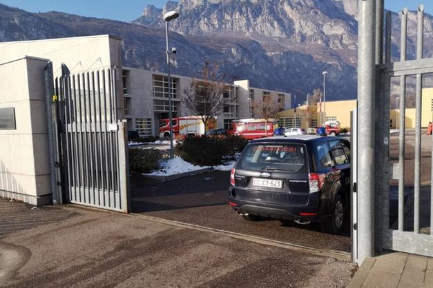 La protesta del Sappe dopo la rivolta nel carcere di Trento: ‘Bonafede se ci sei batti un colpo’