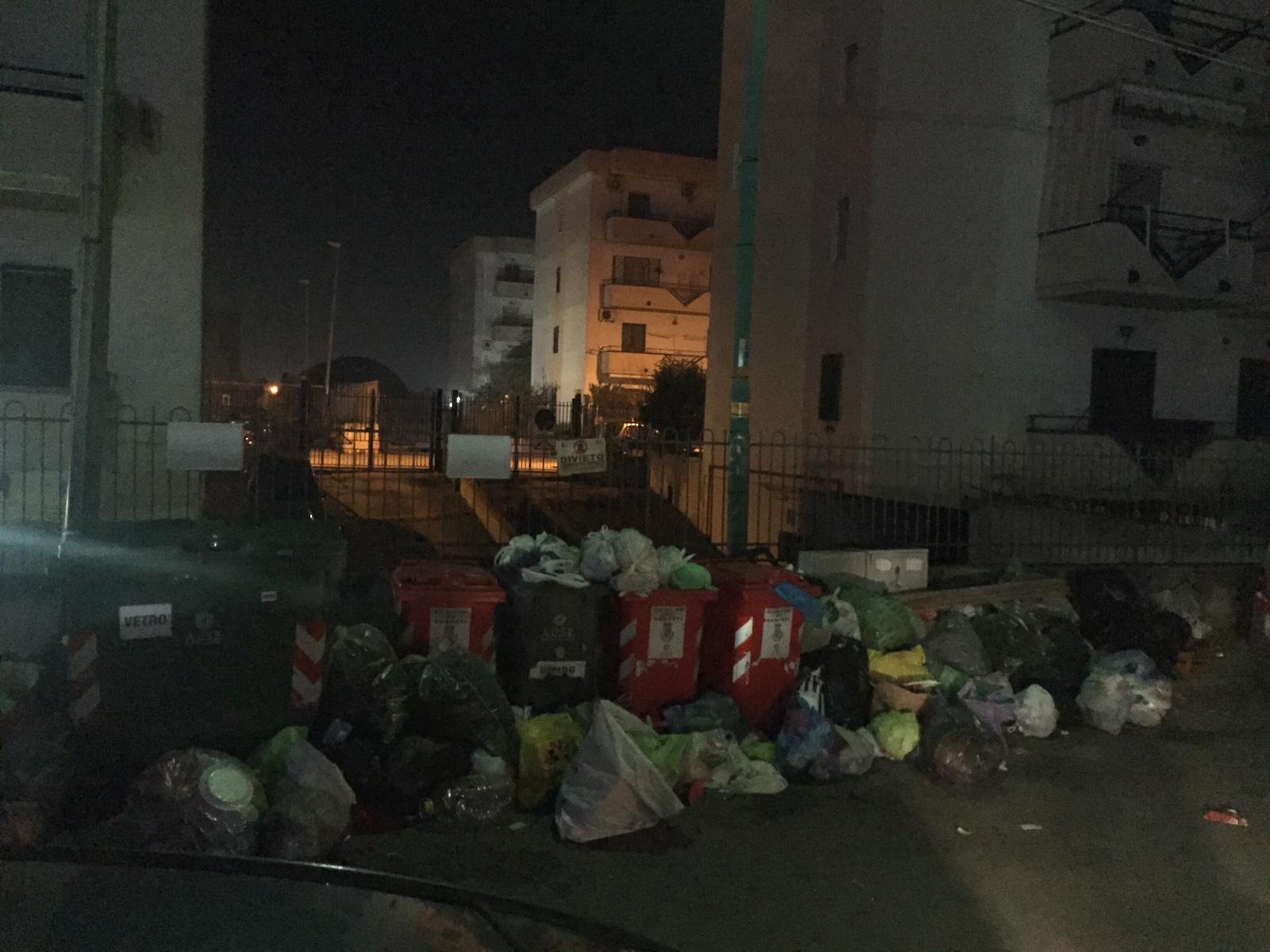 Scafati invasa dai rifiuti: lettera aperta ai cittadini. LE FOTO DELLA VERGOGNA