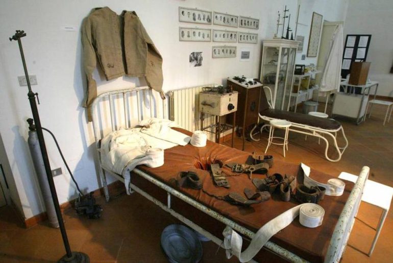 Ospedale psichiatrico giudiziario di Aversa: chiesti 2 anni e 2 mesi di carcere per 16 medici