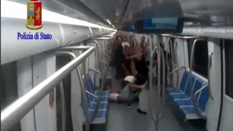 Calci e pugni a un 37enne in metro: sconto per tre i giovani casertani