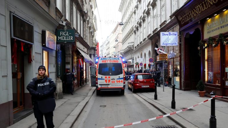 Spari in un ristorante di Vienna, un morto e un ferito: esclusa l’ipotesi terrorismo