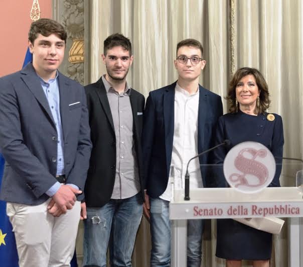 Napoli, il sindaco gli studenti del Righi premiati a ZeroRobotics