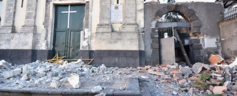 Etna: mille scosse in tre giorni, pericolo della faglia di Fiandaca. Sono 600 gli sfollati