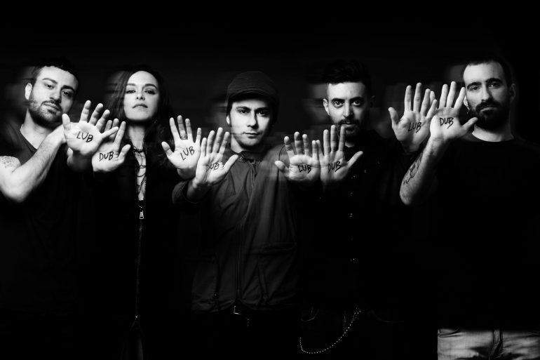 Swing e Pop rock è il weekend al Common Ground di Napoli. Sabato 19 ‘A Toys Orchestra’
