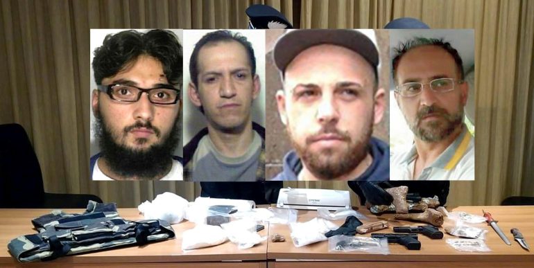 ‘Questi quando scendono portano la morte sulle spalle…credimi …è finita ‘, così il boss intercettato parlava di Minichini. GLI ARRESTATI