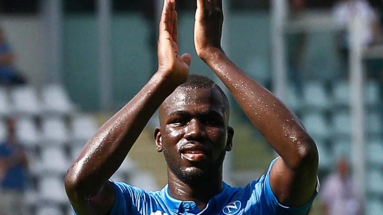 Koulibaly verso l’addio al Napoli: sì al Chelsea, offerta da 40 mln