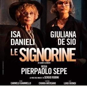 Isa Danieli e Giuliana De Sio al Tetro Italia in ‘Le Signorine’, per la regia di Pierpaolo Sepe