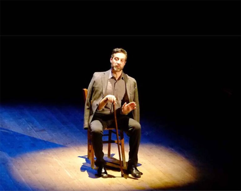 ‘Omu Cani’ di e con Davide Dolores, negli spazi del Teatro La giostra