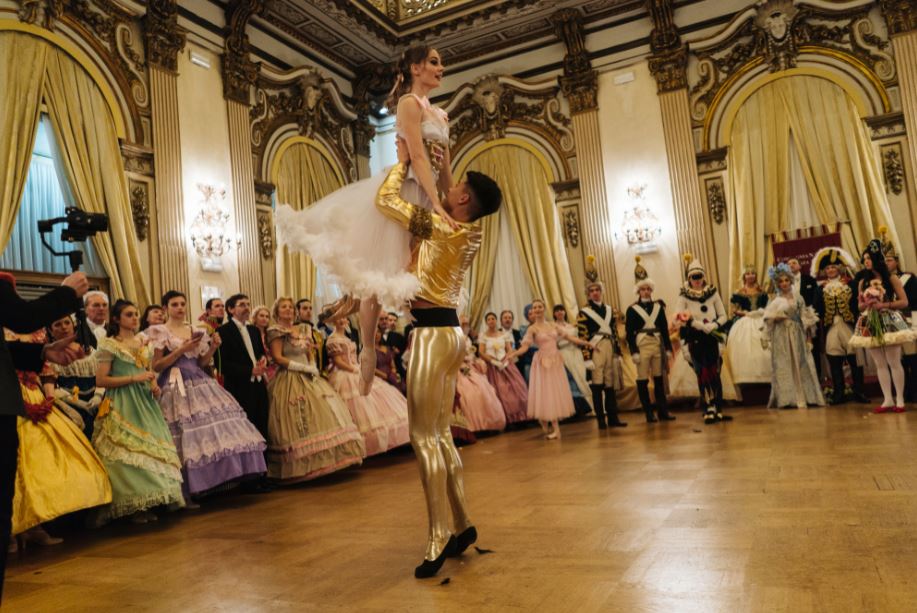 La Compagnia Nazionale di Danza Storica ha celebrato Pëtr Il’ič Čajkovskij con grande successo al Gran Ballo Russo a Palazzo Brancaccio