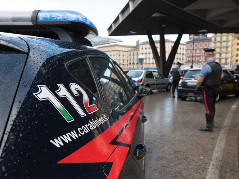 pistola in tasca piazza garibaldi