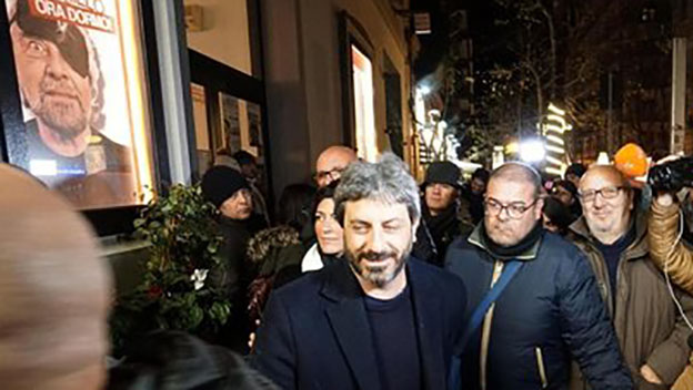 Fico a Napoli allo spettacolo di Grillo: ‘Non parlo di politica’