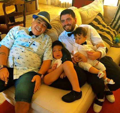 Maradona sta bene, fa da padrino al battesimo del nipote