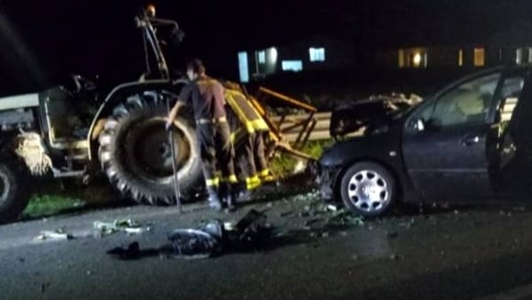 Violento scontro tra auto e trattore, due feriti gravi in ospedale