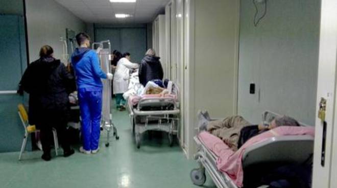 Caserta, Pronto soccorso al collasso: folla di minorenni ricoverati in coma etilico