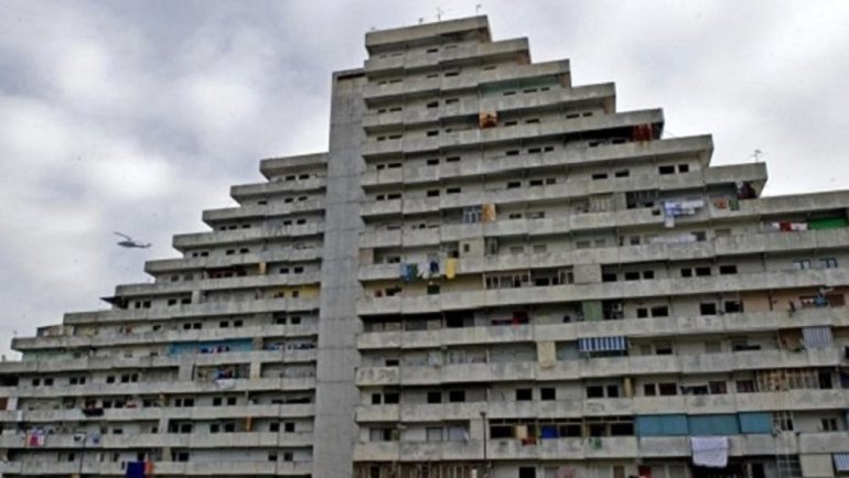 Napoli, case sgomberate nelle Vele di Scampia già occupate da altri abusivi