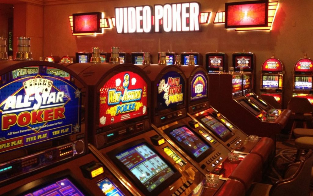 Simula rapina per giustificare il denaro sperperato al videopoker: denunciato39enne