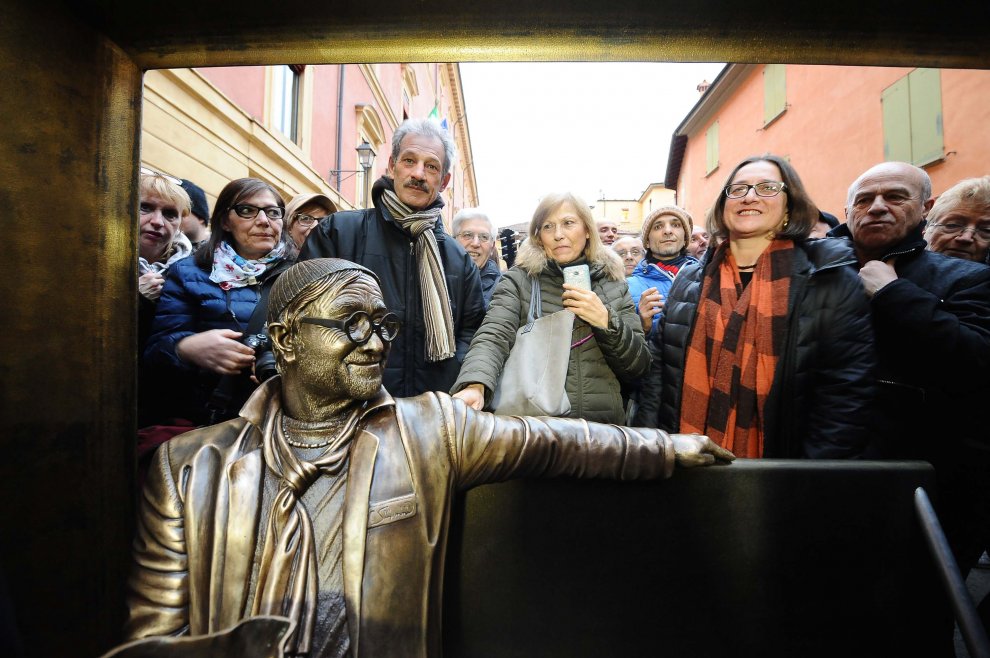 Sanremo: la panchina di Lucio Dalla da oltre 3mln di selfie
