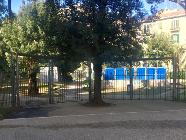Napoli, parco Mascagna, di nuovo chiuso per allerta meteo