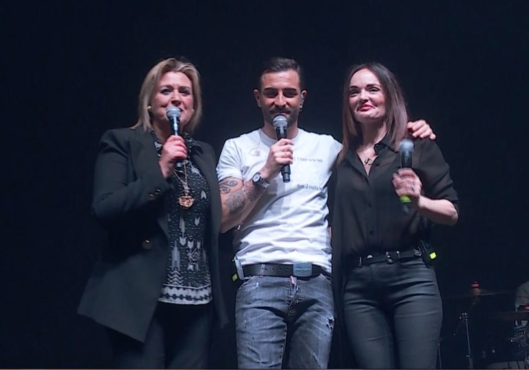Grande successo per Rosario Miraggio: circa 5000 persone nella platea del Teatro Palapartenope