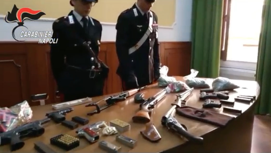Camorra: il clan Sequino aveva acquistato un arsenale dalle mani della ‘Ndrangheta