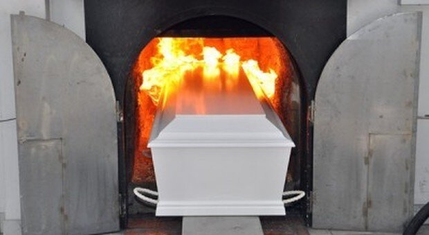 Napoli, apre il primo impianto di cremazione. Il vicesindaco: “Soddisfatti per la celerità del contratto”