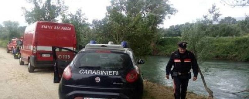 Finisce il matrimonio lui tenta il suicidio gettandosi nel fiume Volturno: salvato dai carabinieri nel casertano