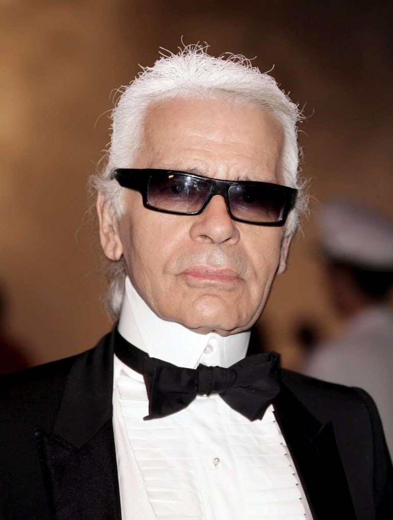 Karl Lagerfeld, icona dell’alta moda, è morto a Parigi a 85 anni
