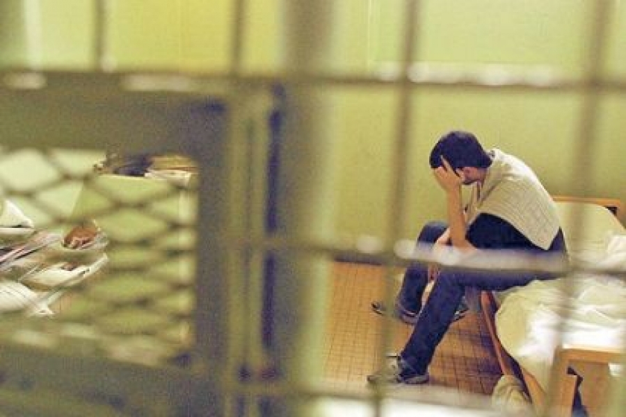 Torture ai detenuti: sospesi 4 agenti penitenziari del carcere di san Gimignano