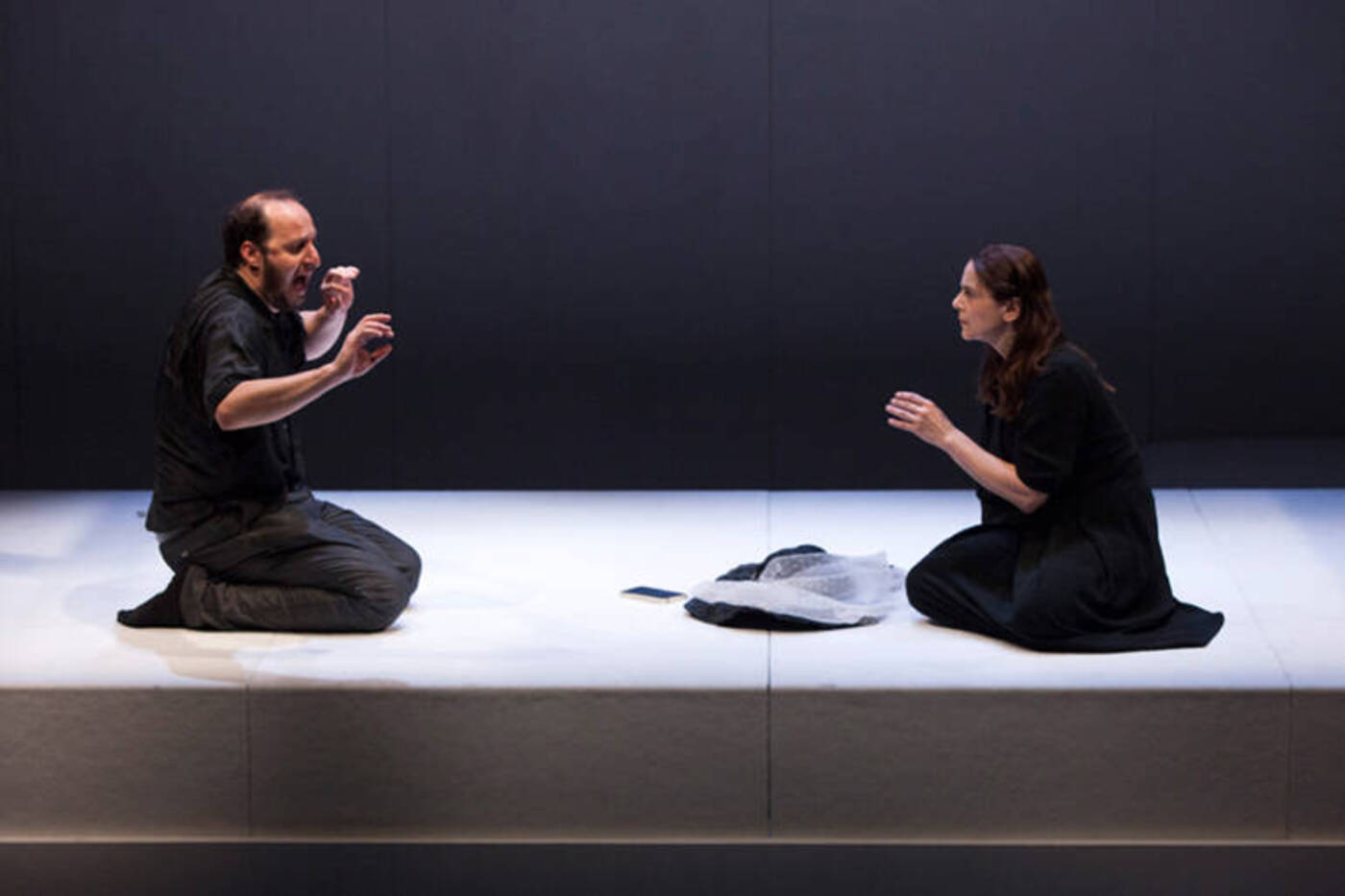 Carlo Cerciello porta in scena ‘Regina Madre’, di Manlio Santanelli, al Teatro Nuovo di Napoli