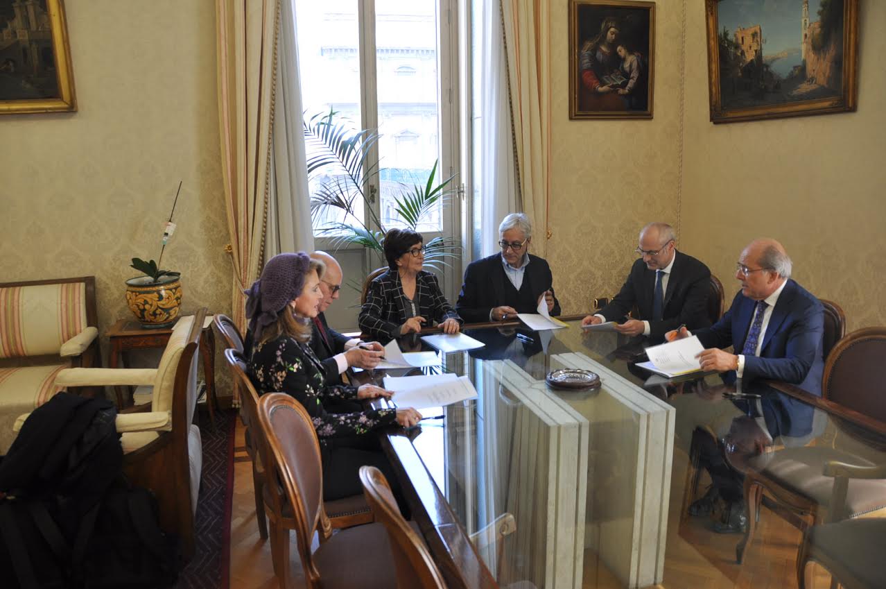 Napoli, firmato il protocollo anti-contraffazione