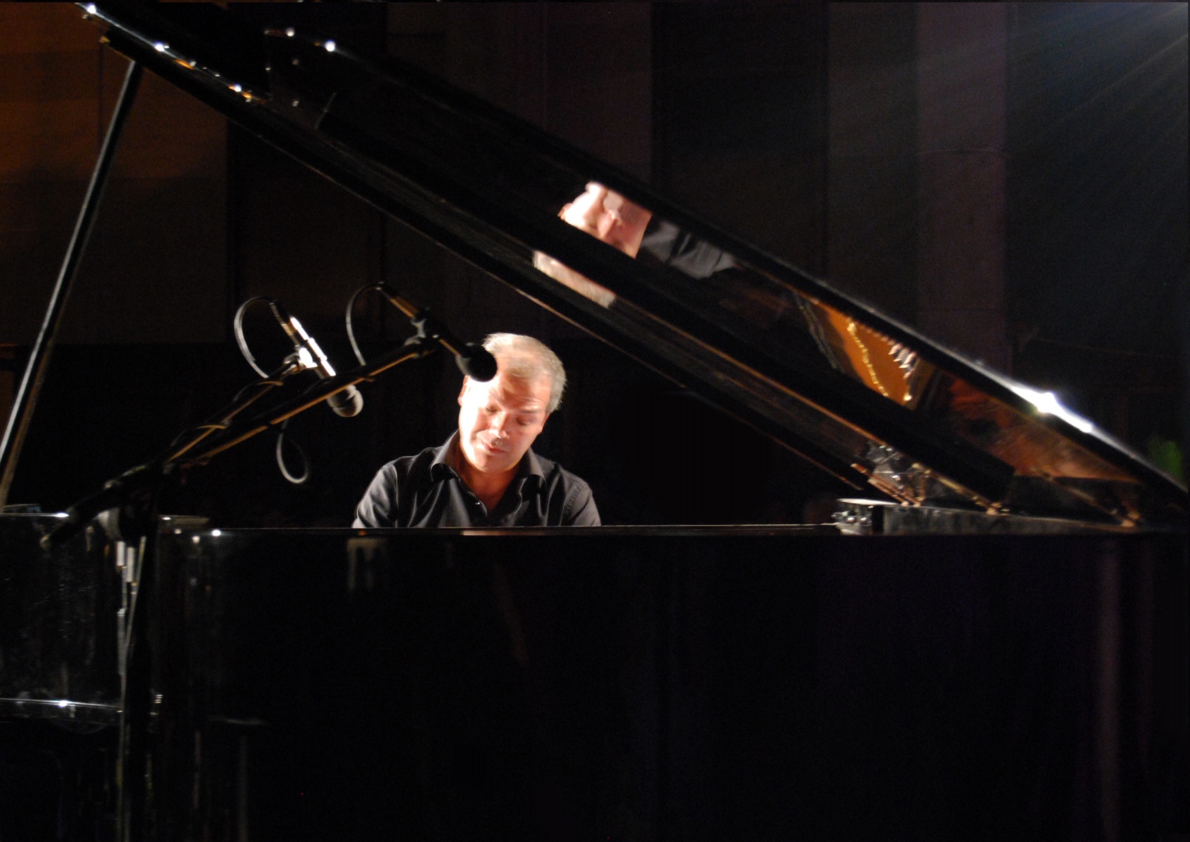 Piano City Napoli. Il grande pianista Enrico Fagnoni in concerto al Maschio Angioino. Venerdì 7 aprile