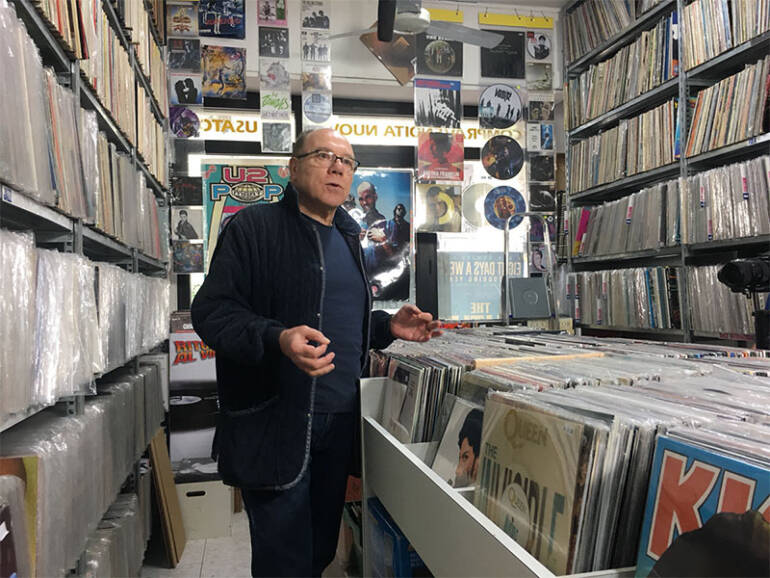 ‘Vinilici. Perché il vinile ama la musica’, proiezione speciale al PAN di Napoli sabato 30 marzo