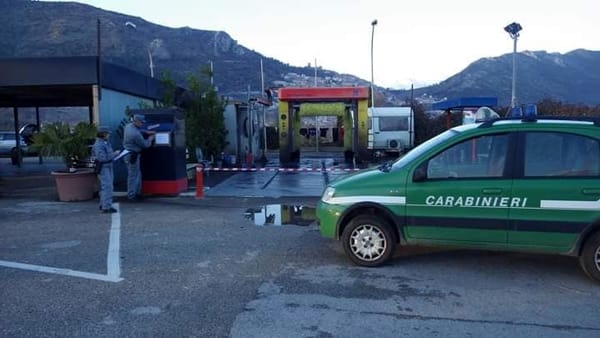 Sarno, blitz dei carabinieri: sequestrato un autolavaggio