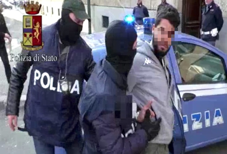 Foreign fighter algerino arrestato ad Acerra: era tra i 200 ricercati. Si indaga su cellula terroristica