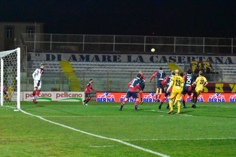 Finisce a reti bianche il derby tra Casertana e Juve Stabia nel deserto del Pinto