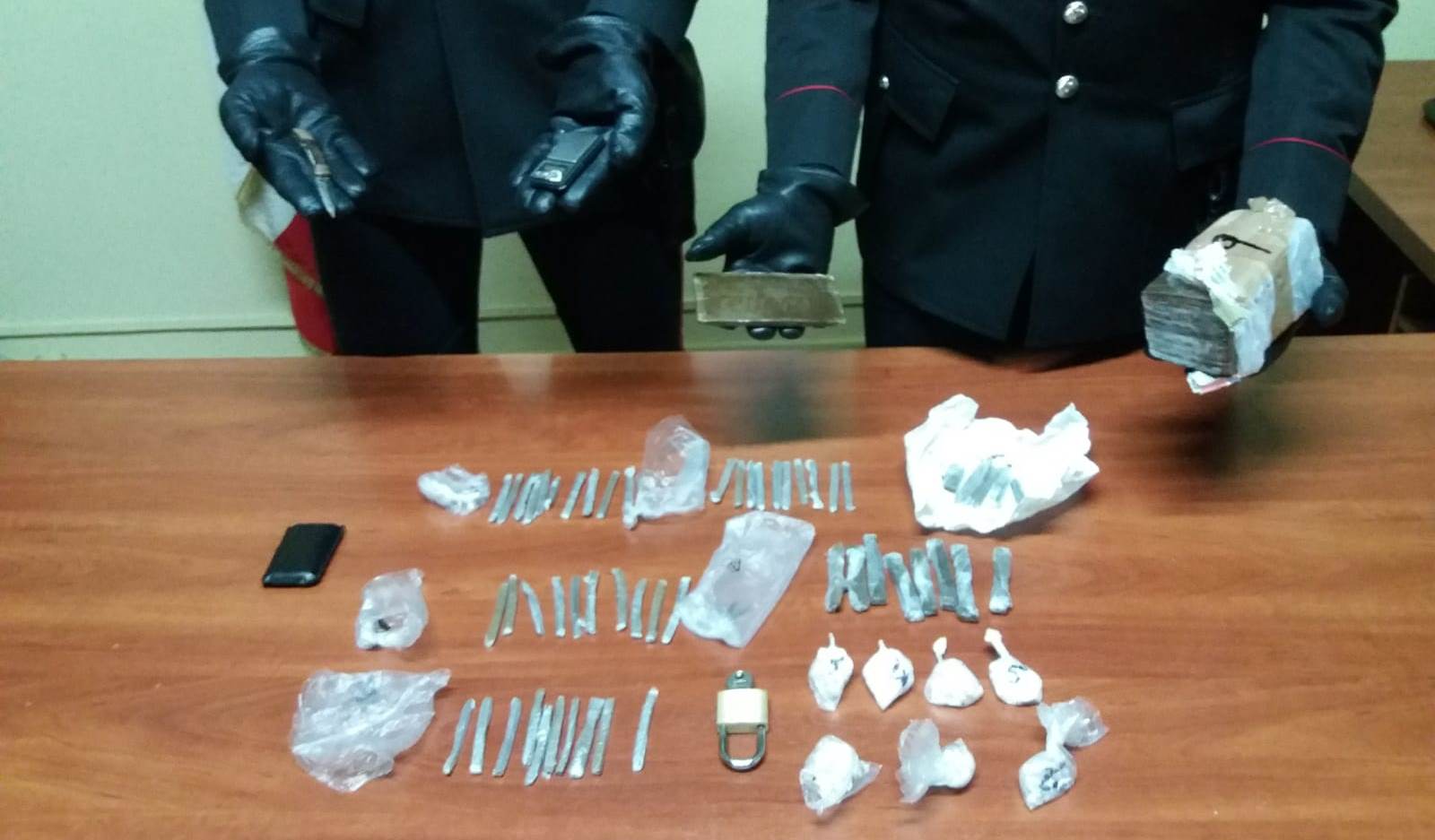 Ercolano, droga in casa arrestata Giulia Formicola