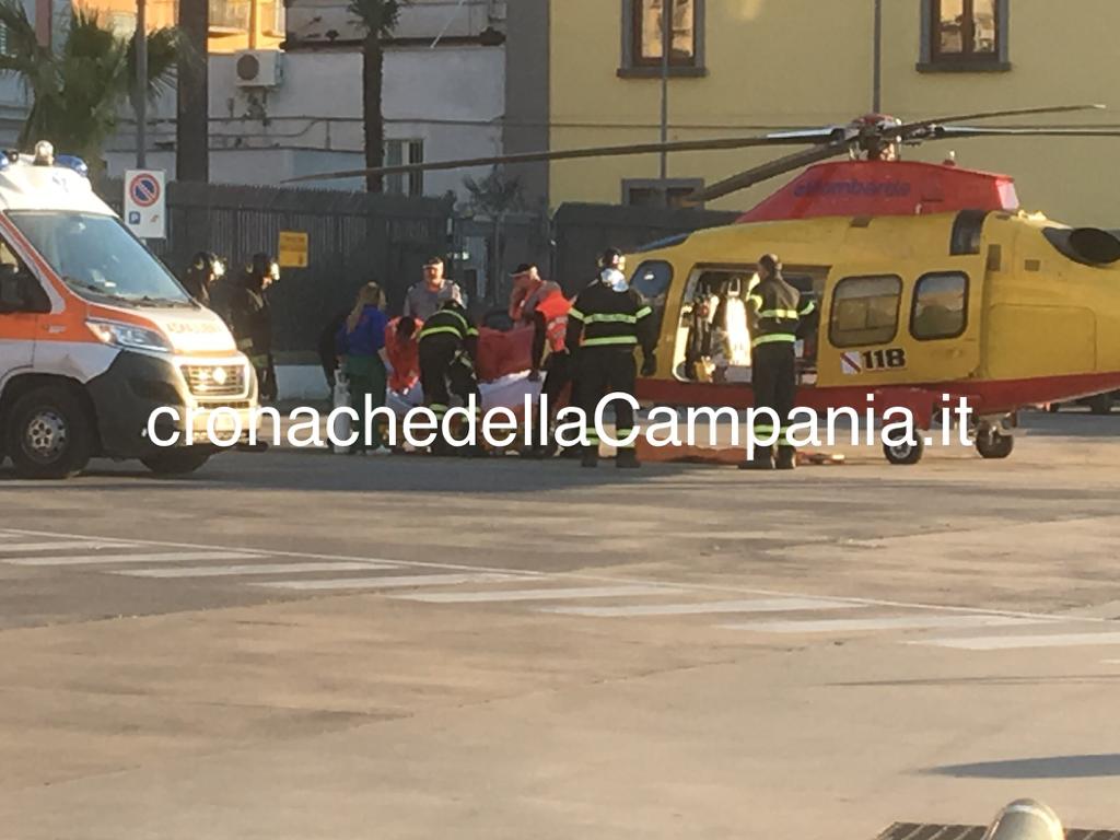 Castellammare, giovane donna colpita da emorragia cerebrale trasportata in eli ambulanza al Cardarelli