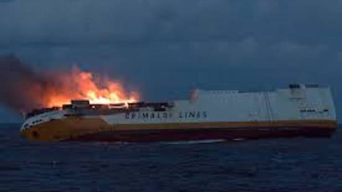 Mercantile della Grimaldi affonda nel Golfo di Biscaglia: nessuna vittima
