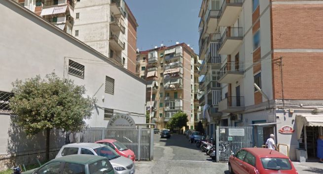 Napoli, l’anziana uccisa in casa ha aperto la porta a persone che conosceva