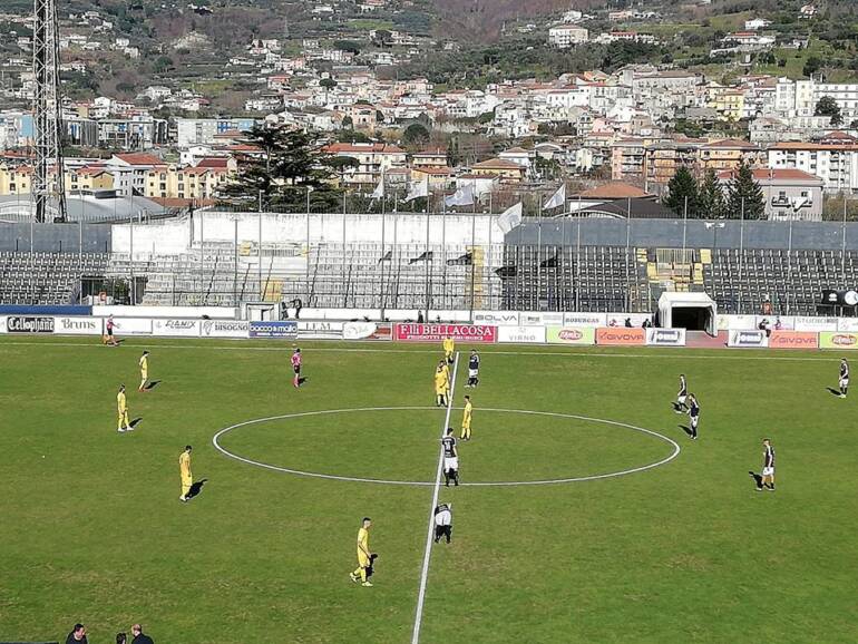 Cavese-Paganese 4-0, partita a senso unico