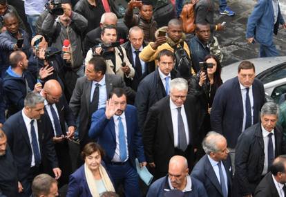 Salvini a Napoli: va prima al Vasto, momenti di tensione tra polizia e manifestanti