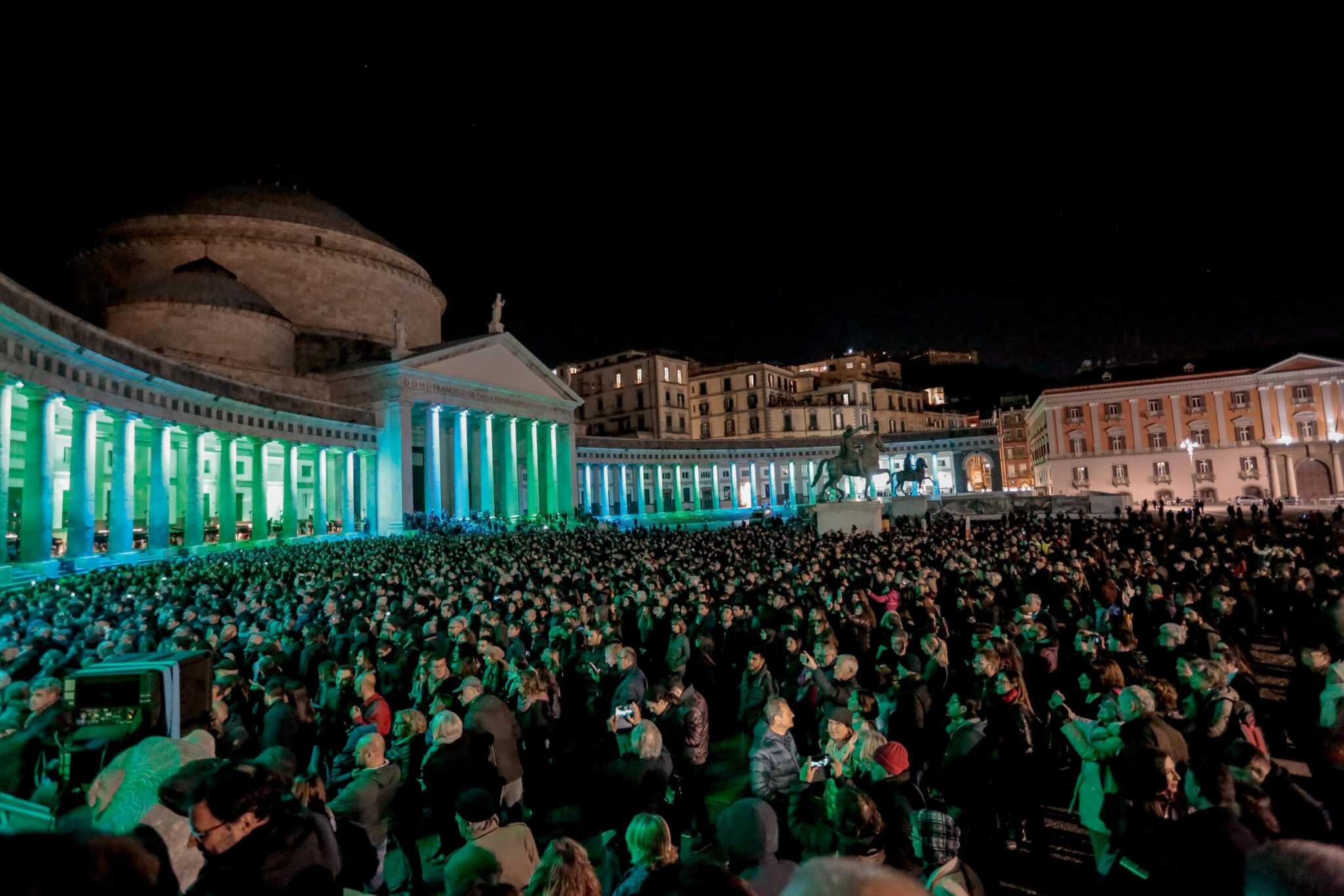 Piano City Napoli 2019: diecimila in Piazza del Plebiscito per l’apertura della kermesse con 21 pianoforti