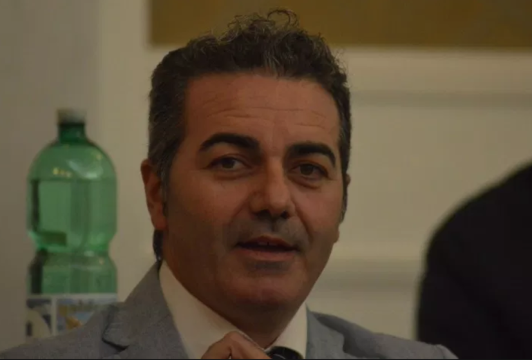 Castellammare. Il Presidente del Consiglio Comunale risponde alle accuse: ” E’ tutto un gioco politico, non conoscono i fatti”