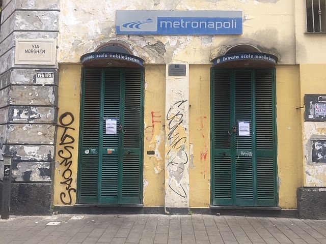 Vomero:  di nuovo im…mobili le scale in via Morghen﻿